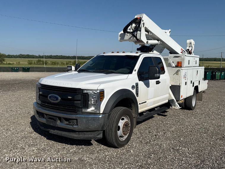 image for item ET6164 2019 Ford F550 Super Duty XL bucket truck