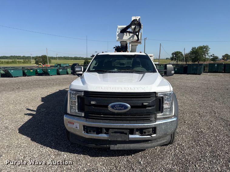 image for item ET6164 2019 Ford F550 Super Duty XL bucket truck