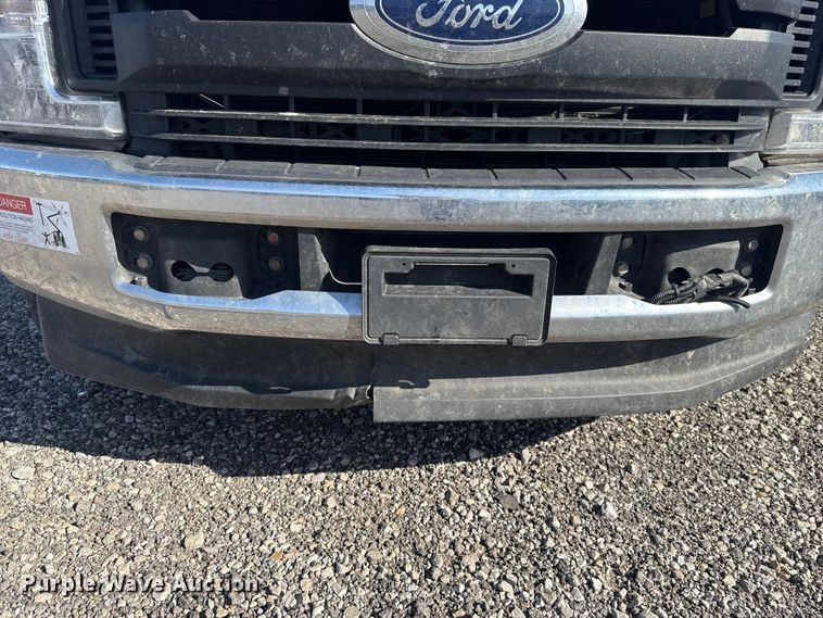 image for item ET6164 2019 Ford F550 Super Duty XL bucket truck