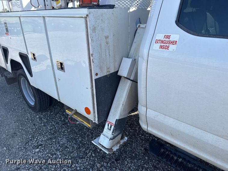 image for item ET6164 2019 Ford F550 Super Duty XL bucket truck
