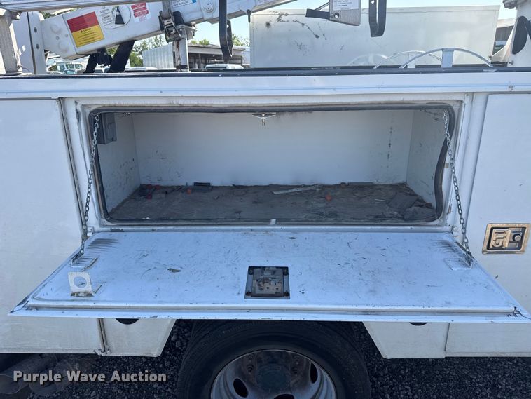 image for item ET6164 2019 Ford F550 Super Duty XL bucket truck