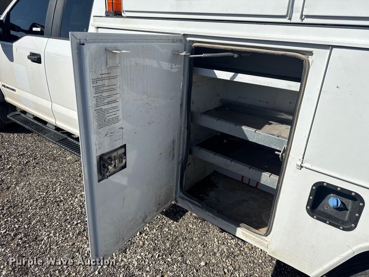 image for item ET6164 2019 Ford F550 Super Duty XL bucket truck