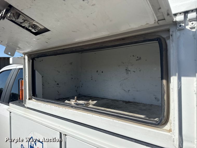 image for item ET6164 2019 Ford F550 Super Duty XL bucket truck