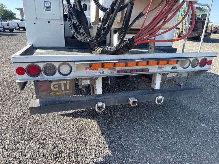 image for item ET6164 2019 Ford F550 Super Duty XL bucket truck