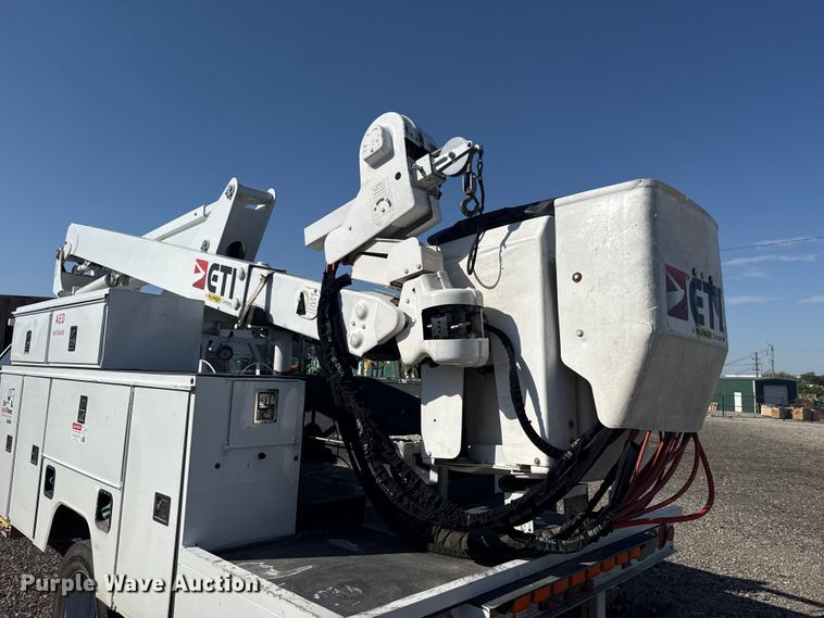 image for item ET6164 2019 Ford F550 Super Duty XL bucket truck