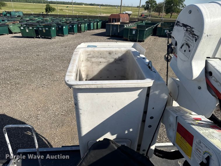 image for item ET6164 2019 Ford F550 Super Duty XL bucket truck