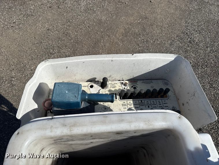 image for item ET6164 2019 Ford F550 Super Duty XL bucket truck