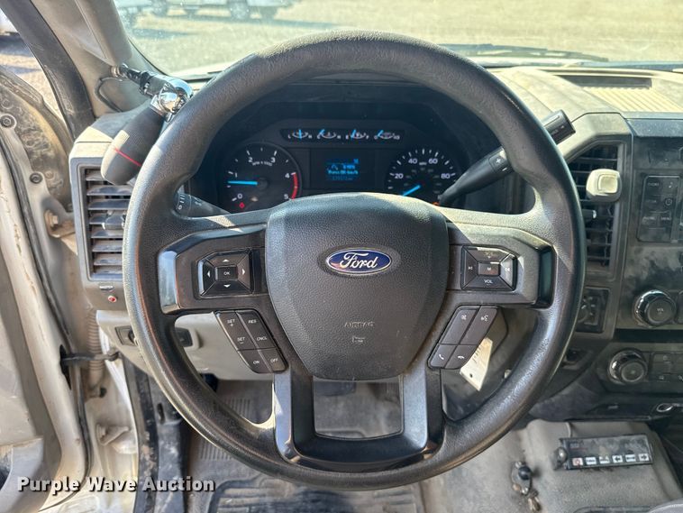 image for item ET6164 2019 Ford F550 Super Duty XL bucket truck