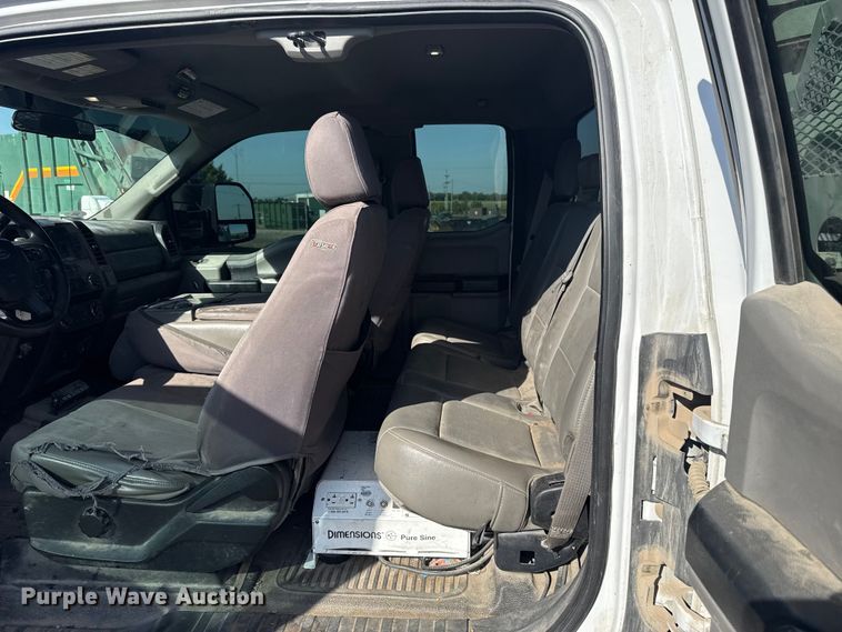 image for item ET6164 2019 Ford F550 Super Duty XL bucket truck