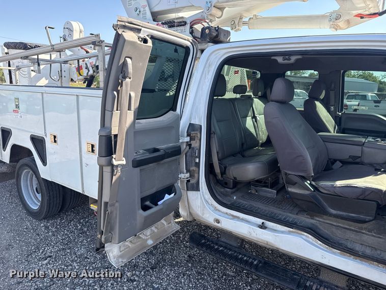 image for item ET6164 2019 Ford F550 Super Duty XL bucket truck