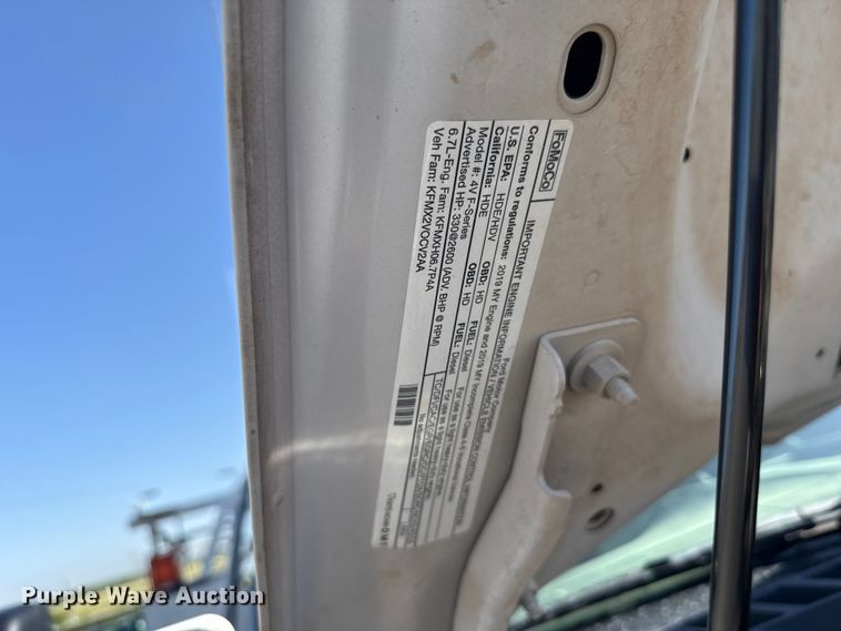 image for item ET6164 2019 Ford F550 Super Duty XL bucket truck