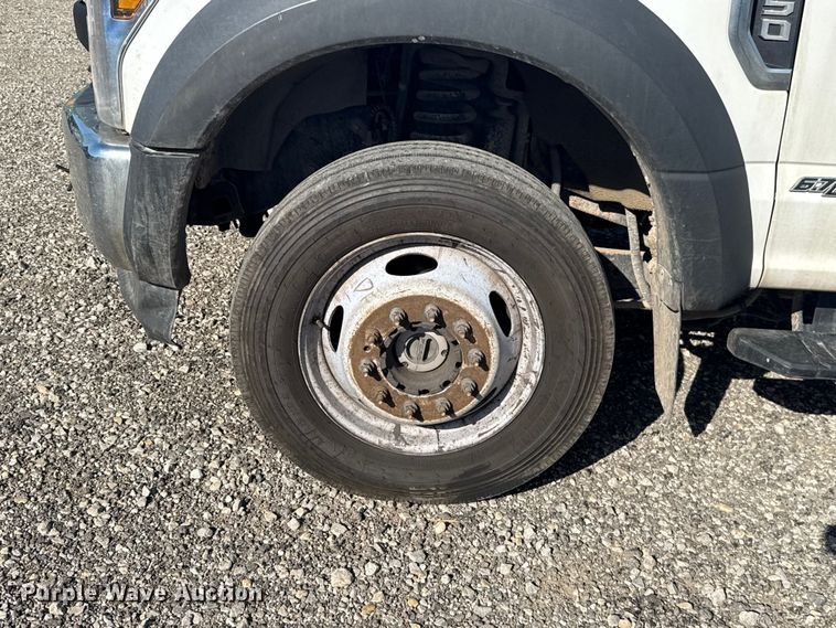image for item ET6164 2019 Ford F550 Super Duty XL bucket truck