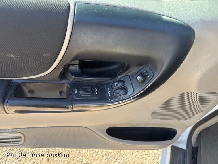 image for item ET6165 2006 Ford Ranger pickup truck
