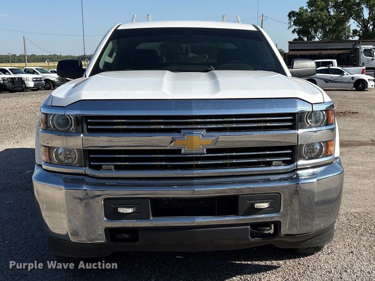 image for item ET6167 2016 Chevrolet Silverado 2500HD Crew Cab utility bed pickup truck