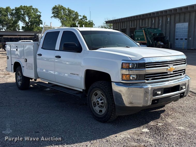 image for item ET6167 2016 Chevrolet Silverado 2500HD Crew Cab utility bed pickup truck