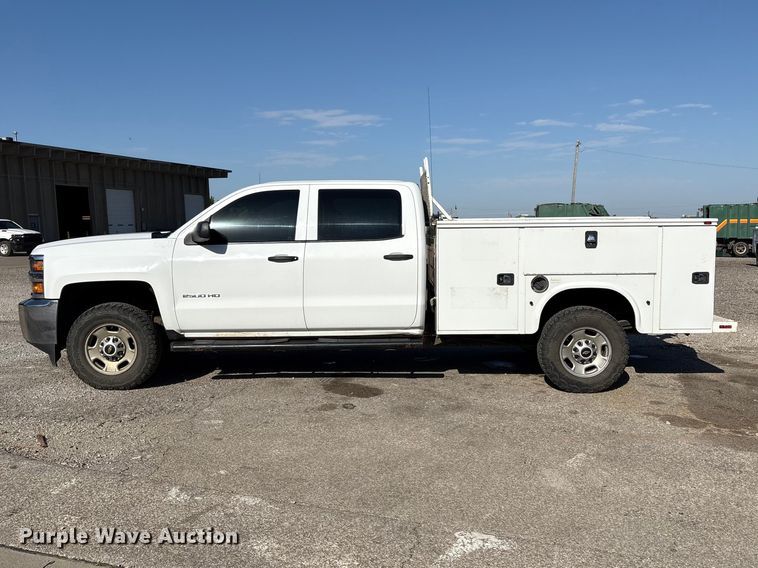image for item ET6167 2016 Chevrolet Silverado 2500HD Crew Cab utility bed pickup truck
