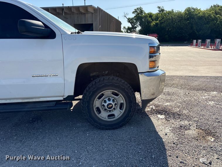 image for item ET6167 2016 Chevrolet Silverado 2500HD Crew Cab utility bed pickup truck