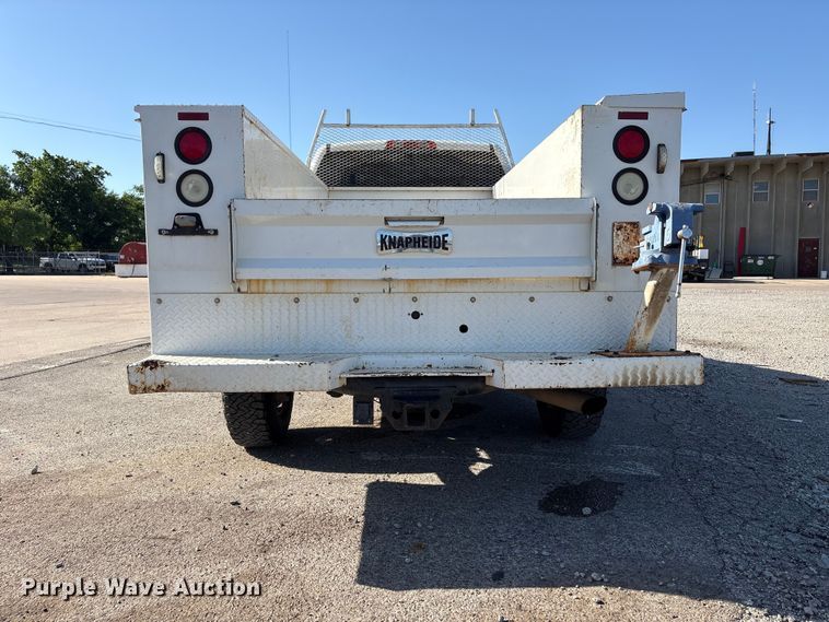 image for item ET6167 2016 Chevrolet Silverado 2500HD Crew Cab utility bed pickup truck