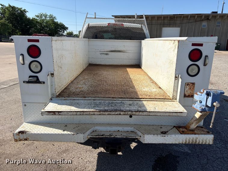 image for item ET6167 2016 Chevrolet Silverado 2500HD Crew Cab utility bed pickup truck