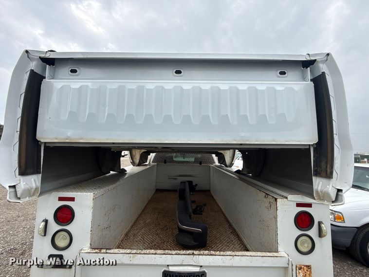 image for item ET6167 2016 Chevrolet Silverado 2500HD Crew Cab utility bed pickup truck
