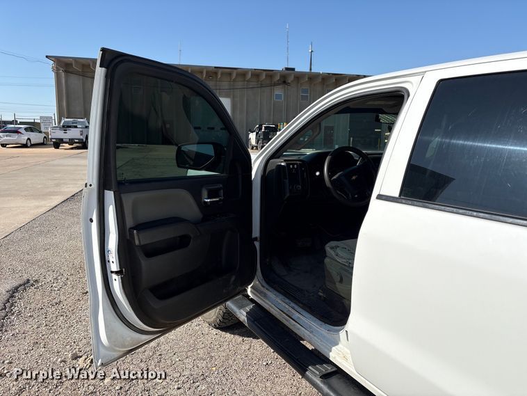 image for item ET6167 2016 Chevrolet Silverado 2500HD Crew Cab utility bed pickup truck