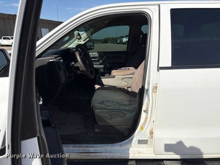image for item ET6167 2016 Chevrolet Silverado 2500HD Crew Cab utility bed pickup truck