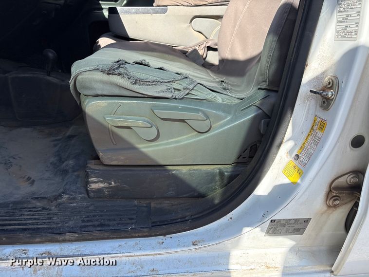 image for item ET6167 2016 Chevrolet Silverado 2500HD Crew Cab utility bed pickup truck