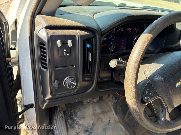 image for item ET6167 2016 Chevrolet Silverado 2500HD Crew Cab utility bed pickup truck