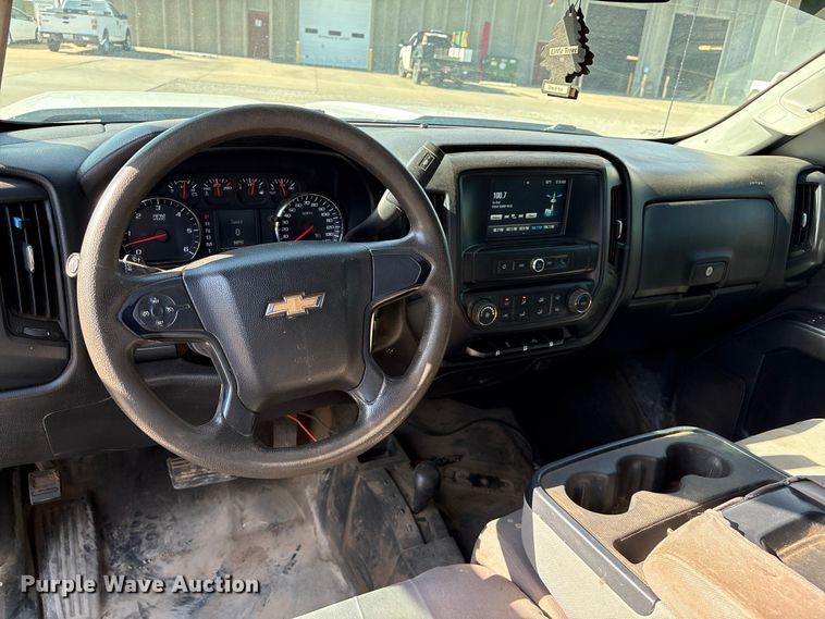 image for item ET6167 2016 Chevrolet Silverado 2500HD Crew Cab utility bed pickup truck