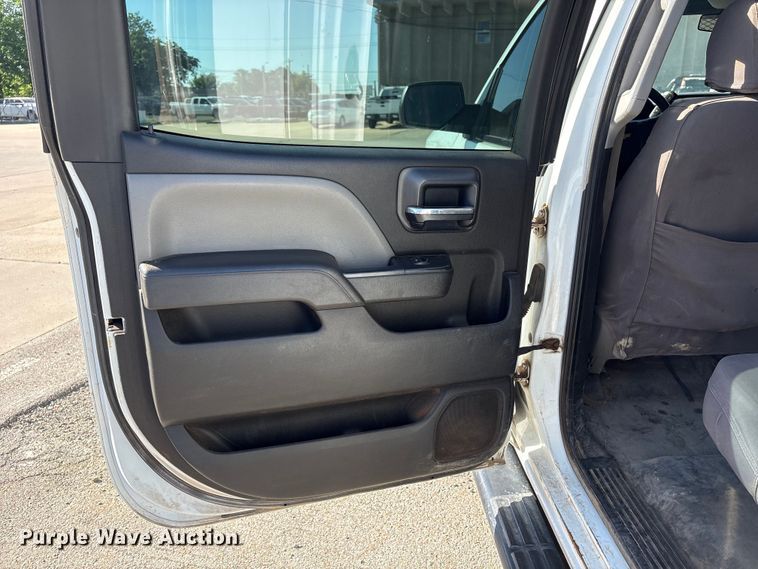 image for item ET6167 2016 Chevrolet Silverado 2500HD Crew Cab utility bed pickup truck