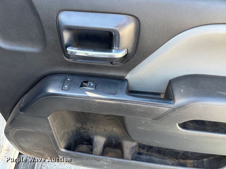 image for item ET6167 2016 Chevrolet Silverado 2500HD Crew Cab utility bed pickup truck