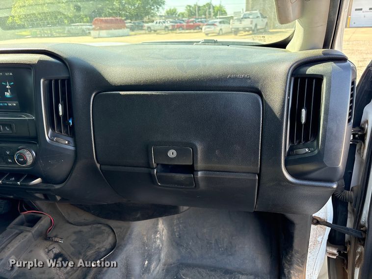 image for item ET6167 2016 Chevrolet Silverado 2500HD Crew Cab utility bed pickup truck