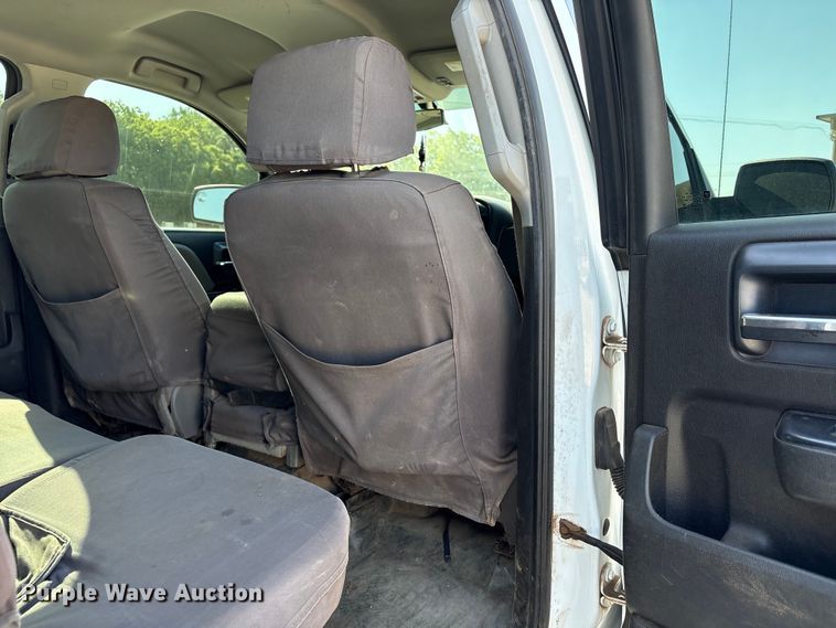 image for item ET6167 2016 Chevrolet Silverado 2500HD Crew Cab utility bed pickup truck