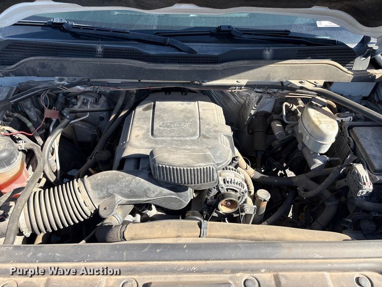 image for item ET6167 2016 Chevrolet Silverado 2500HD Crew Cab utility bed pickup truck
