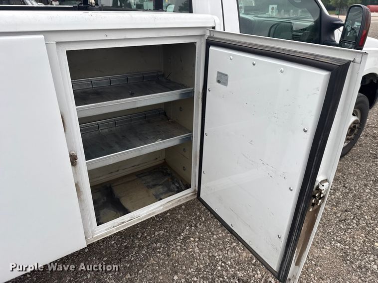 image for item ET6202 2007 Ford F350 Super Duty utility bed pickup truck