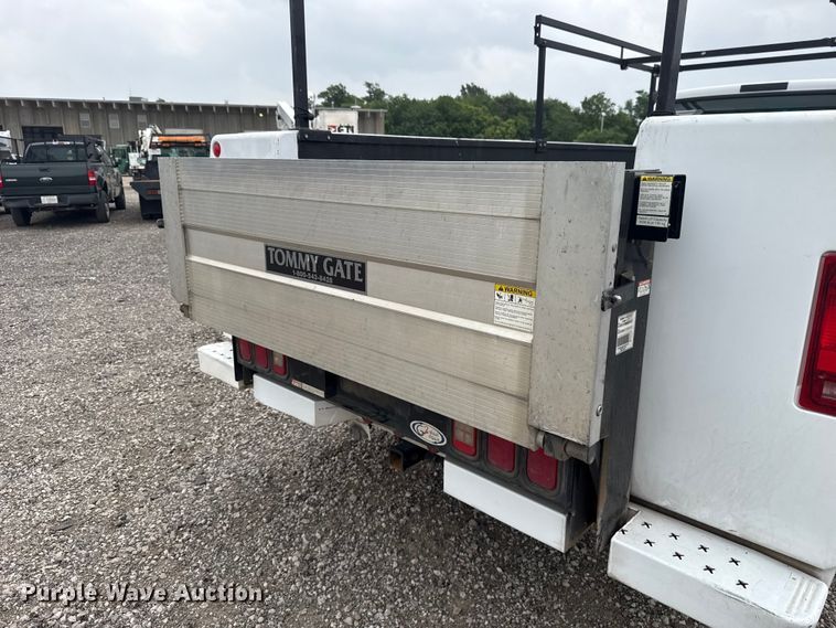 image for item ET6202 2007 Ford F350 Super Duty utility bed pickup truck