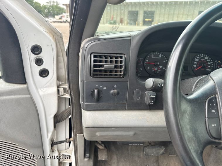 image for item ET6202 2007 Ford F350 Super Duty utility bed pickup truck