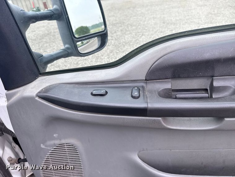 image for item ET6202 2007 Ford F350 Super Duty utility bed pickup truck
