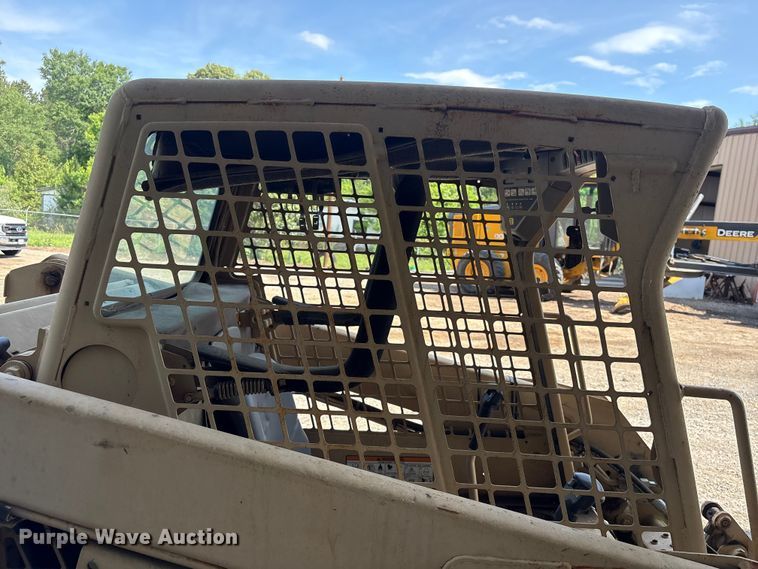 image for item EU0582 2004 Bobcat S150 skid steer loader