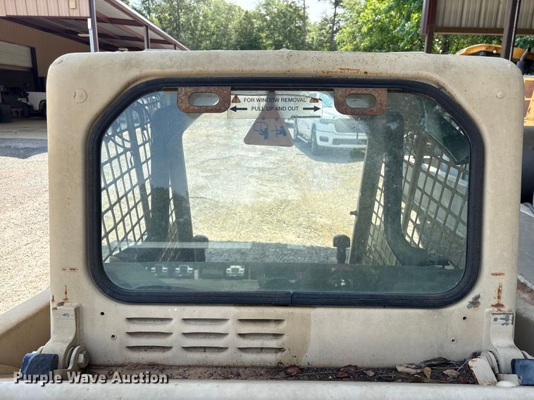 image for item EU0582 2004 Bobcat S150 skid steer loader