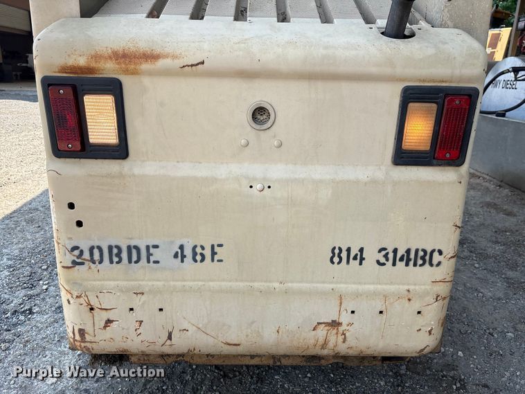 image for item EU0582 2004 Bobcat S150 skid steer loader