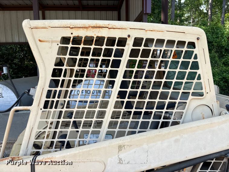 image for item EU0582 2004 Bobcat S150 skid steer loader