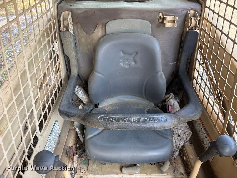 image for item EU0582 2004 Bobcat S150 skid steer loader