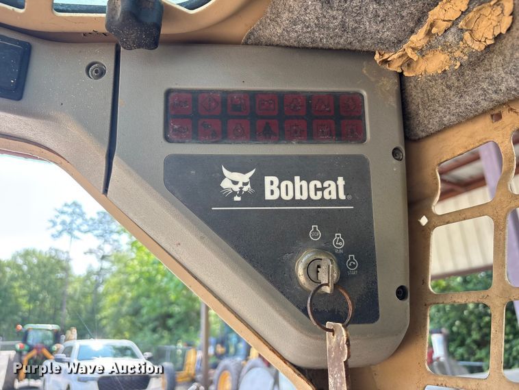 image for item EU0582 2004 Bobcat S150 skid steer loader