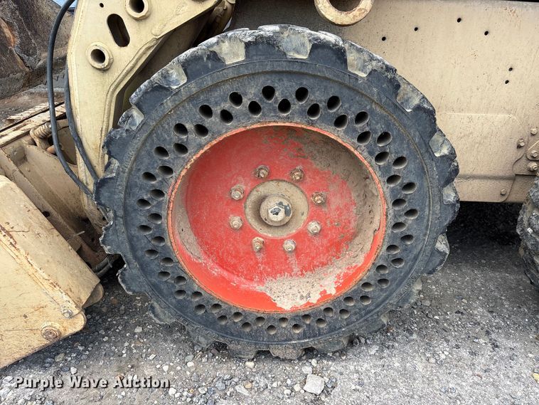 image for item EU0582 2004 Bobcat S150 skid steer loader
