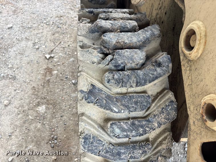 image for item EU0582 2004 Bobcat S150 skid steer loader