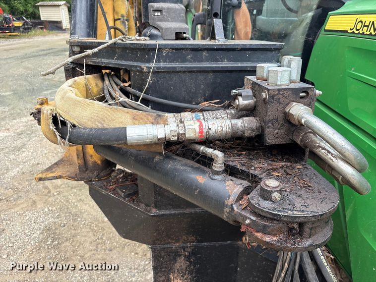 image for item EU0583 2016 John Deere 6110M tractor