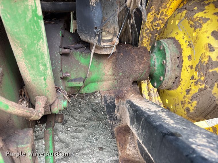 image for item EU0583 2016 John Deere 6110M tractor