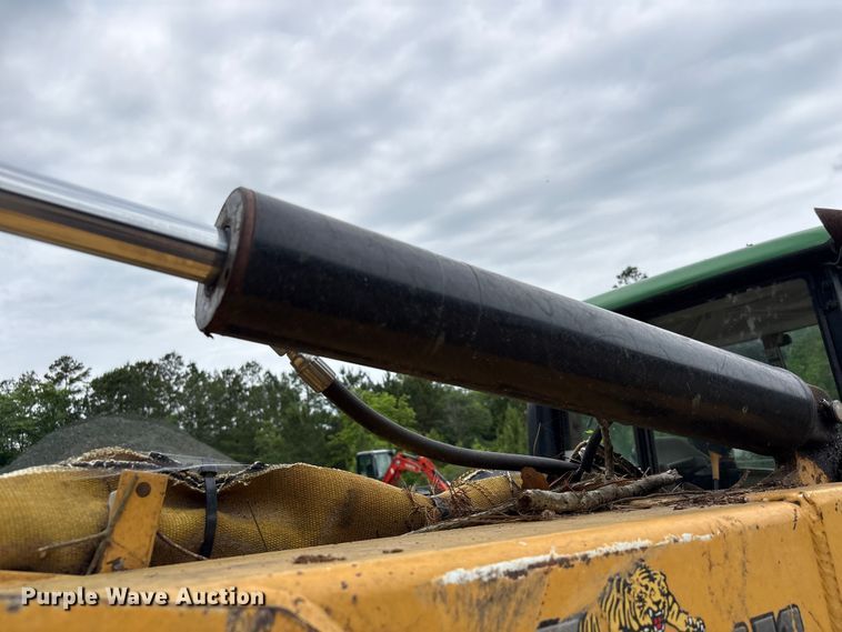 image for item EU0583 2016 John Deere 6110M tractor