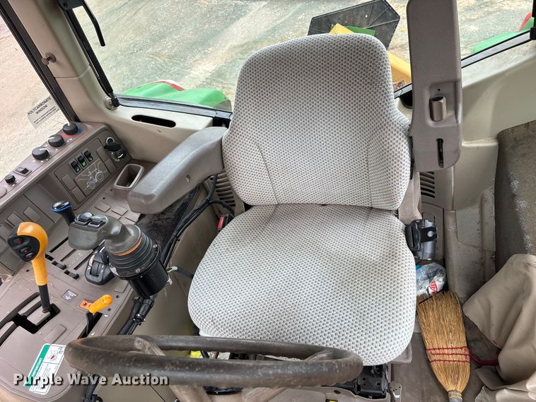 image for item EU0583 2016 John Deere 6110M tractor